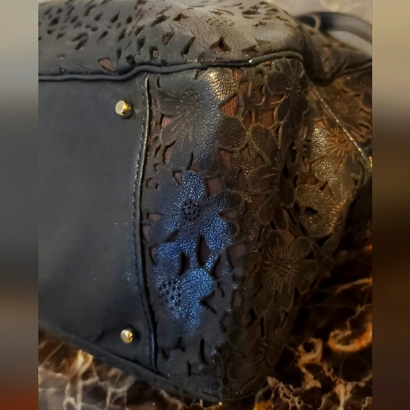 Kate Spade Sunflower Perforated Leather Rare Handbag/Shoulderbag EUC - Picture 7 of 17